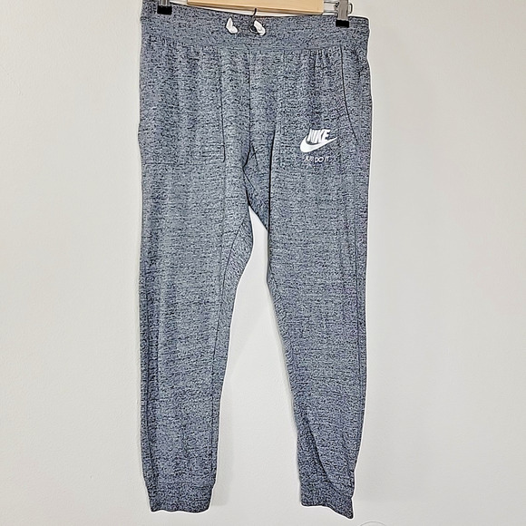 Nike Gray Joggers Sweatpants Small Soft Fleece Tapered Cuffed Logo Pants - Picture 1 of 5